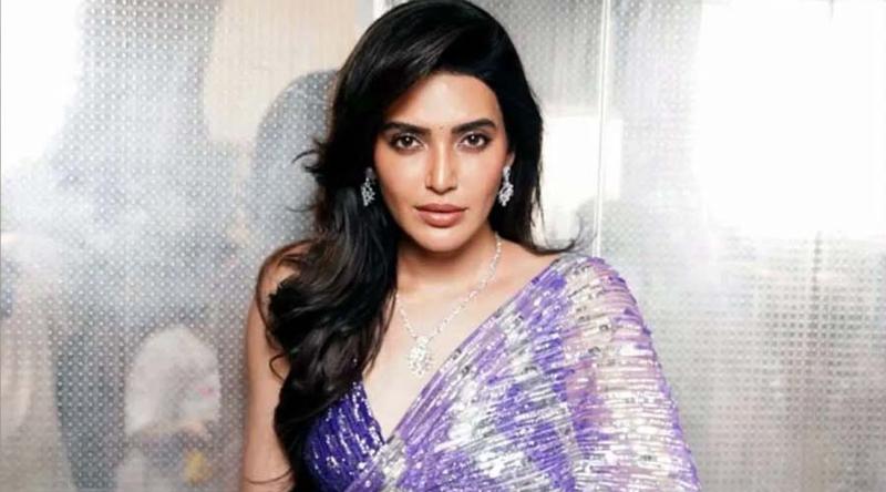 ৪২ বছর বয়সে মা হলেন বলিউড অভিনেত্রী কারিশমা তান্না