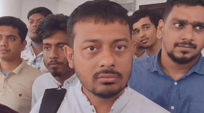 ছিনতাইয়ের মামলার পর নাসীরুদ্দীন পাটওয়ারী বললেন, ‘ধিক্কার জানাচ্ছি’