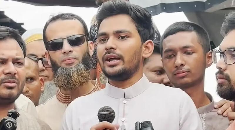 এত মূর্খ লোকদের সঙ্গে রাজনীতি করতে হবে, এটা খুবই দুঃখজনক: আসিফ মাহমুদ