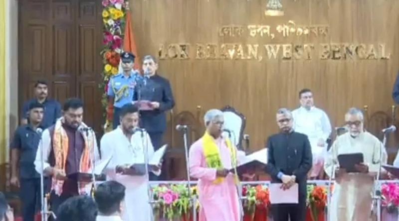 সরকার গঠনের একমাসের মধ্যেই পূর্ণাঙ্গ মন্ত্রিসভা গঠন করলেন শুভেন্দু