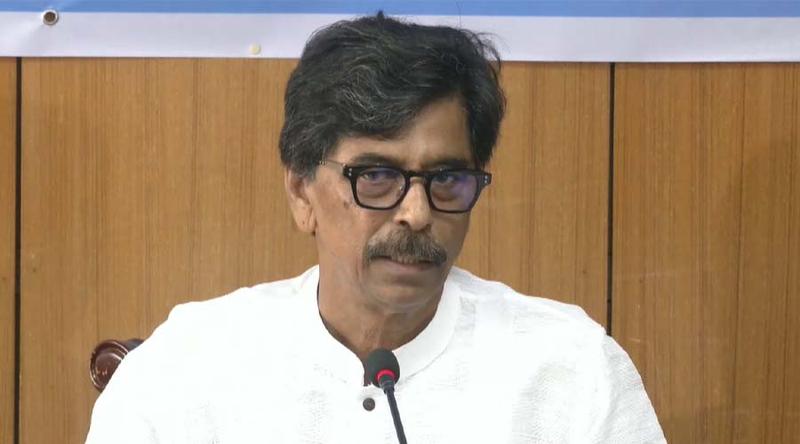 দেশেই দুধ উৎপাদন বাড়াতে সর্বোচ্চ পদক্ষেপ নিবে সরকার: প্রাণিসম্পদ প্রতিমন্ত্রী
