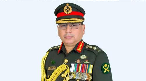 পবিত্র হজ পালন শেষে দেশে ফিরলেন সেনাপ্রধান