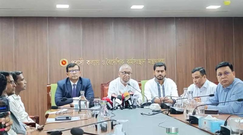 সি‌ন্ডিকেটমুক্ত না করতে পারলে মন্ত্রিত্ব ছে‌ড়ে চলে যাব : প্রবাসী কল্যাণমন্ত্রী