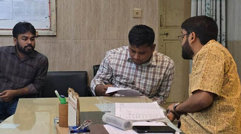 উপজেলা স্বাস্থ্য কমপ্লেক্সে আক‌স্মিক পরিদর্শনে এমপি হাসনাত আব্দুল্লাহ, অনুপস্থিত ৫ চিকিৎসককে শোকজ