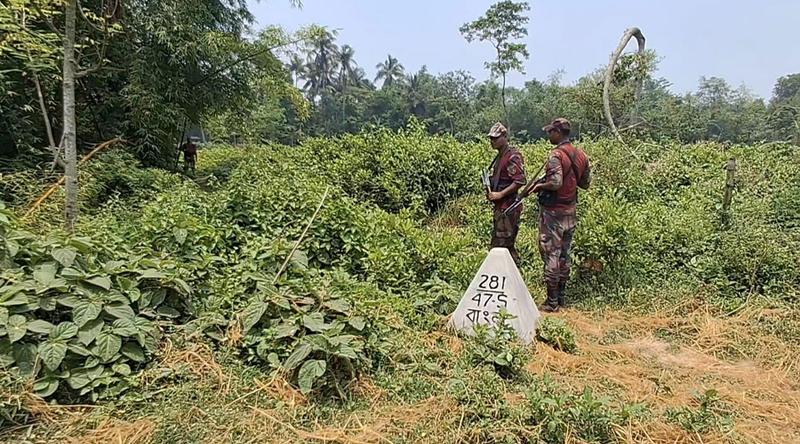 আবারও পাঁচবিবি সীমান্তে বেড়া দেয়ার চেষ্টা বিএসএফের, বিজিবির বাধায় কাজ বন্ধ