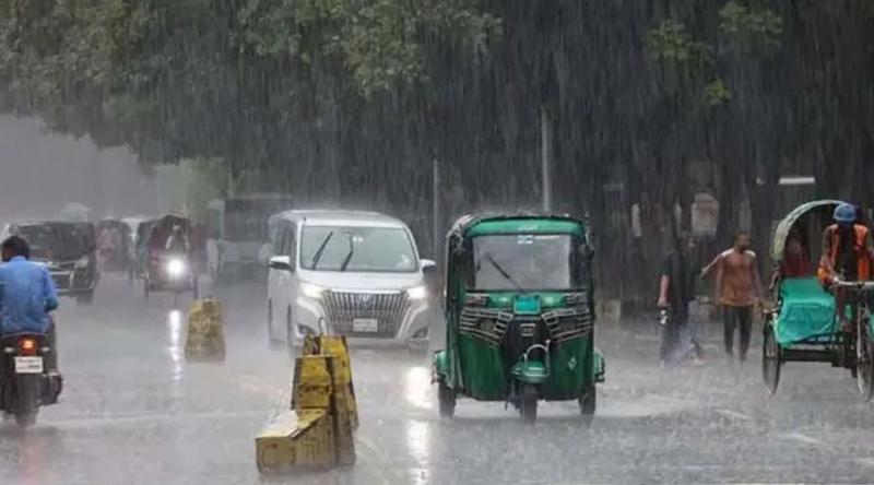 দেশের দিকে মৌসুমি নিম্নচাপ, বাড়তে পারে ঝড়-বৃষ্টির প্রবণতা