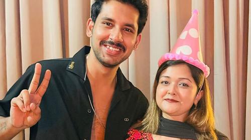 আত্মসমর্পণ করে জামিন পেলেন অভিনেতা আলভীর মা