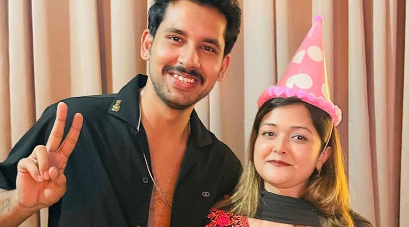 আত্মসমর্পণ করে জামিন পেলেন অভিনেতা আলভীর মা