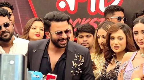 সুন্দর সুন্দর নায়িকা পাশে থাকলে লুক এমনিই চেঞ্জ হয়ে যায়: শাকিব খান