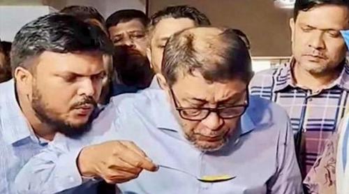 বিষয়টি ভাইরাল হবে বুঝতে পারিনি: স্বাস্থ্যমন্ত্রীর চামচে ফুঁ দেওয়া সেই চিকিৎসক