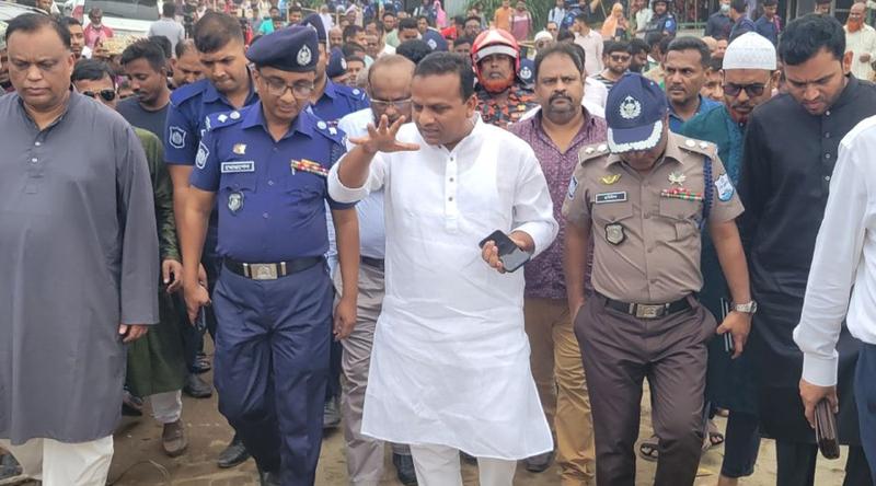 দৌলতদিয়া ফেরিঘাটে আবারও বাসডুবির ঘটনা তদন্তে ২টি কমিটি গঠন