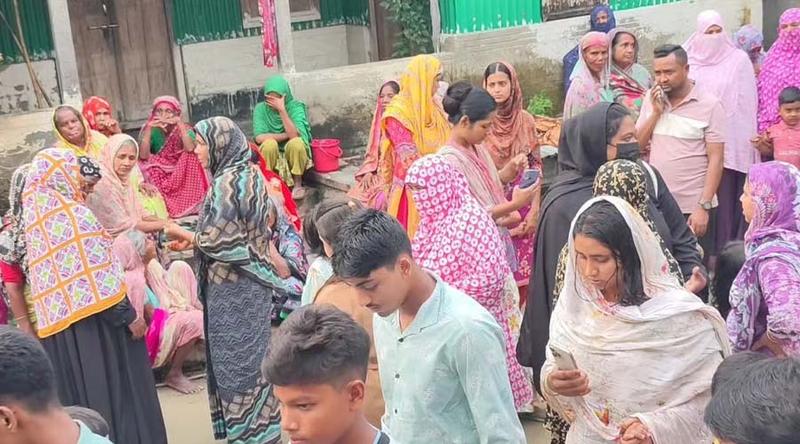 বজ্রপাতে স্মার্টফোনে আগুন, দগ্ধ হয়ে বাবা-মেয়ের মৃত্যু