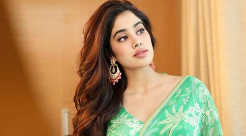 পাপারাজ্জিদের আচরণ নিয়ে ক্ষুব্ধ জাহ্নবী