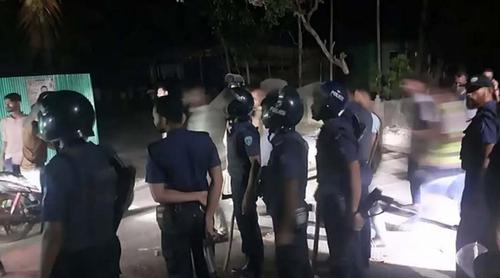 নোয়াখালীতে বিএনপি ও আওয়ামী লীগের সংঘর্ষ: কার্যালয় ও মোটরসাইকেলে আগুন