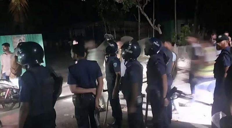 নোয়াখালীতে বিএনপি ও আওয়ামী লীগের সংঘর্ষ: কার্যালয় ও মোটরসাইকেলে আগুন