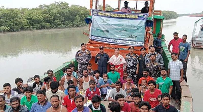 দেশে ফিরলেন ভারতে আটক ৯১ বাংলাদেশি জেলে