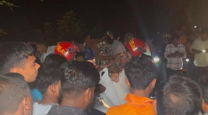 পাবনার ঈশ্বরদীতে ট্রাকচাপায় প্রাণ গেল ২ জনের