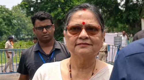 তৃণমূলের ২০ বিদ্রোহী এমপি নিয়ে মোদী শিবিরে যোগ দিচ্ছেন কাকলি ঘোষ দস্তিদার