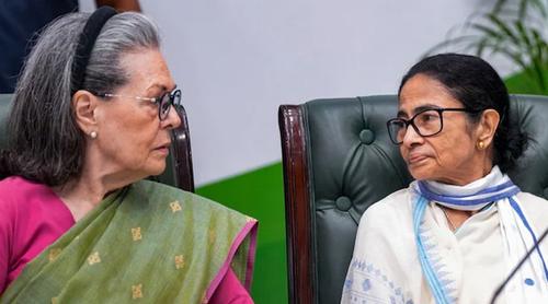 সোনিয়া গান্ধীর সঙ্গে একান্ত বৈঠক, কংগ্রেসে ফিরছেন মমতা?