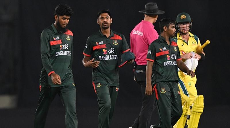ব্যথা সয়েই ম্যাচ জিতিয়ে মুস্তাফিজ বললেন- 'আলহামদুলিল্লাহ'