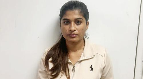 ১৫ কোটি টাকার গাঁজাসহ ভারতীয় মডেল গ্রেপ্তার