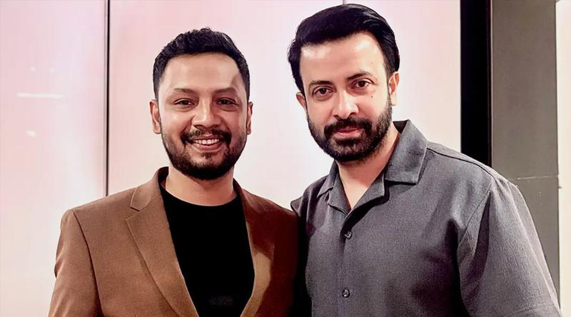 এক মঞ্চে দুই ‘রকস্টার’: সানির সঙ্গে কণ্ঠ মেলালেন শাকিবও