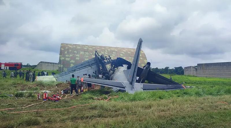ভারতে অবতরণের আগমুহূর্তে বিমান বিধ্বস্ত