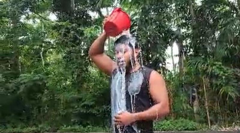 দুধ দিয়ে গোসল করে দল ছাড়লেন জামায়াত কর্মী