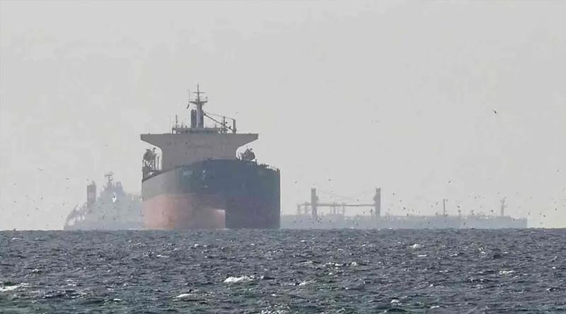 হরমুজে ১০৭ দিন ধরে আটকা ৫৬২ ভারতীয় নাবিক