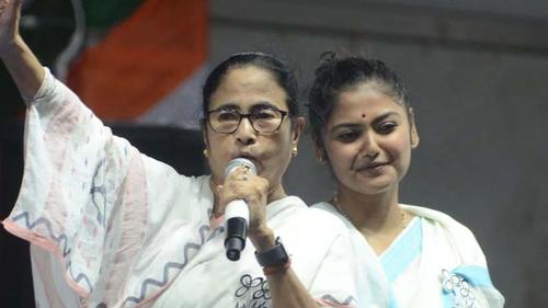 দলের গুরুত্বপূর্ণ পদ থেকে দুই এমপিকে সরিয়ে দিলেন মমতা