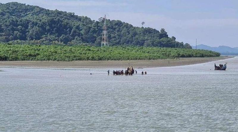 নাফ নদী থেকে ৭ জেলেকে ধরে নিয়ে গেল আরাকান আর্মি