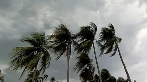 ঢাকাসহ দেশের ১৫ অঞ্চলে ঝড়-বৃষ্টির শঙ্কা, নদীবন্দরে সতর্কতা