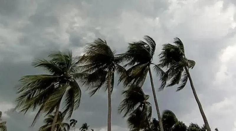 ঢাকাসহ দেশের ১৫ অঞ্চলে ঝড়-বৃষ্টির শঙ্কা, নদীবন্দরে সতর্কতা