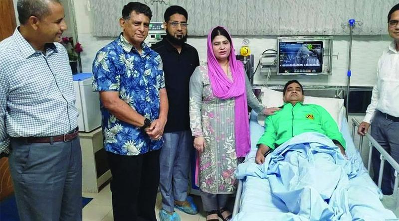 প্রধানমন্ত্রীর নির্দেশনায় মুশফিকুল ফজল আনসারীকে দেখতে গেলেন ডা. বিটু