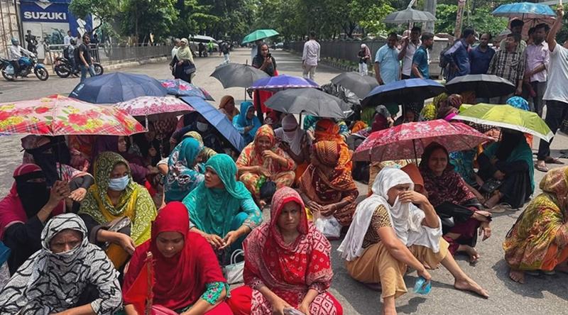 মহাখালী-তেজগাঁও সড়কে গার্মেন্টস শ্রমিকদের অবরোধ