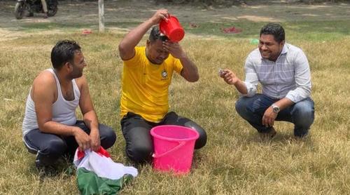 দুধ দিয়ে গোসল করে ব্রাজিলকে বিদায়, ইরানকে সমর্থন ২ তরুণের