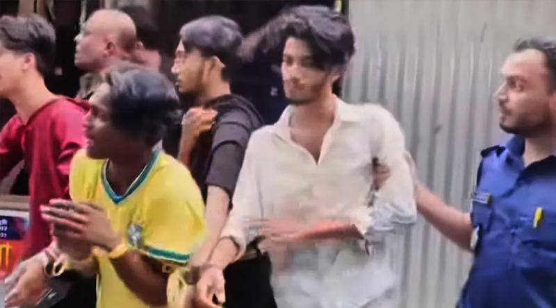 ফেনীতে আ. লীগের মিছিল, ভিডিও থেকে শনাক্ত করে চারজনকে ধরল পুলিশ