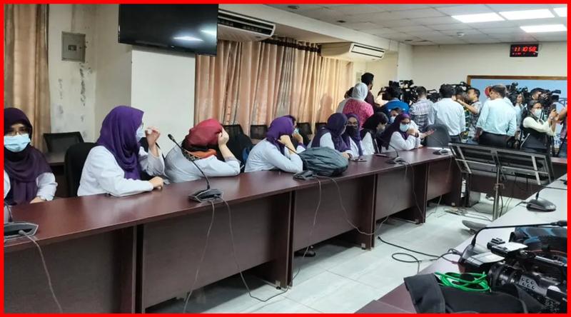 আদ্-দ্বীনের ক্লাস বন্ধ, ডিজির সাক্ষাৎ পেতে দপ্তরে দপ্তরে শিক্ষার্থীরা