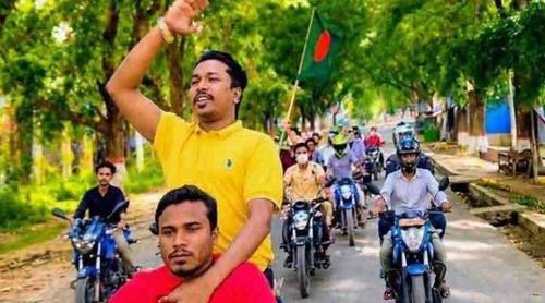 চট্টগ্রাম বিশ্ববিদ্যালয়ে ছাত্রলীগের শোডাউন