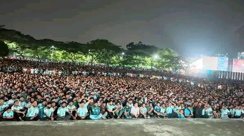 আর্জেন্টিনা ও অস্ট্রিয়া ম্যাচে বেরোবি ক্যাম্পাসে হাজারো সমর্থকের ঢল