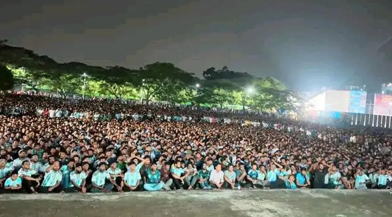 আর্জেন্টিনা ও অস্ট্রিয়া ম্যাচে বেরোবি ক্যাম্পাসে হাজারো সমর্থকের ঢল