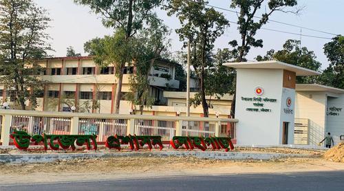 ভূমি অফিস নিয়ে বিতর্কিত প্রতিবেদনের জবাব দিল লোহাগাড়া প্রশাসন