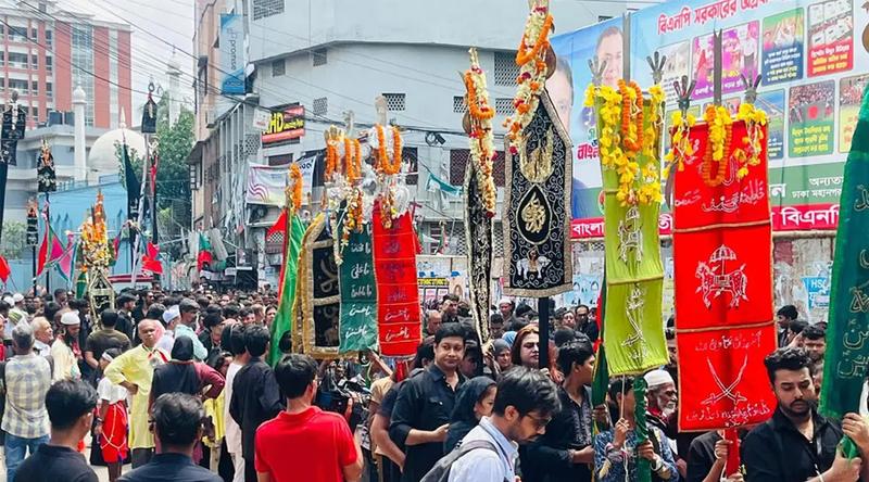 হোসেনি দালান থেকে শুরু হয়েছে তাজিয়া মিছিল