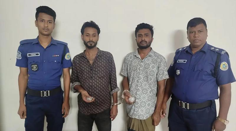 পটুয়াখালীতে ইয়াবা নিয়ে ছাত্রদল নেতাসহ গ্রেপ্তার ৪