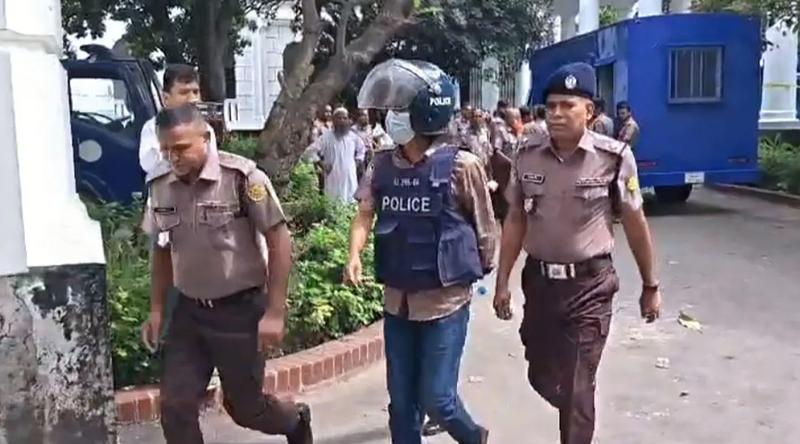 রামপুরায় কার্নিশে ঝুলে থাকা তরুণকে গুলি: ৫ পুলিশ কর্মকর্তার বিরুদ্ধে রায় আজ