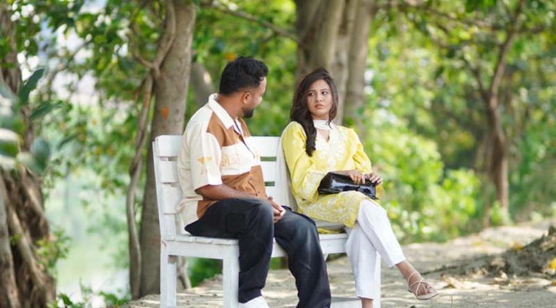 পলাশের বিপরীতে নজর কাড়লেন জারবীনি