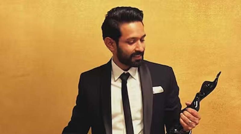 কফিশপে টেবিল পরিষ্কার থেকে বলিউড তারকা