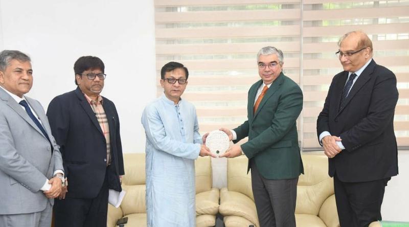 দ্বিপাক্ষিক বাণিজ্য বাড়াতে একসঙ্গে কাজ করবে বাংলাদেশ-পাকিস্তান