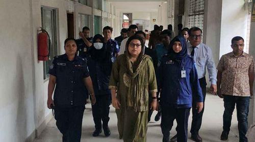 কেন্দ্রীয় যুবলীগ নেত্রী কাজী মৌসুমী কারাগারে