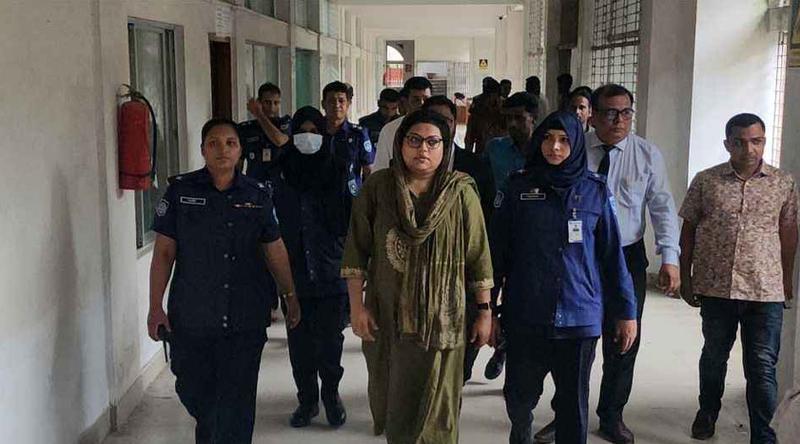 কেন্দ্রীয় যুবলীগ নেত্রী কাজী মৌসুমী কারাগারে